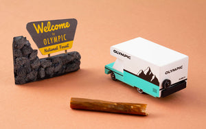 OLYMPIC RV <br> Auto de madera <br> Candylab