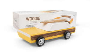 WOODIE <br> Auto de madera <br> Candylab