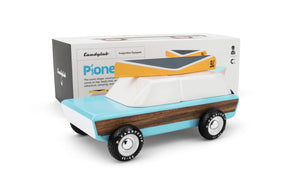 PIONEER <br> Auto de madera <br> Candylab