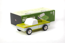 Cargar imagen en el visor de la galería, LONGHORN OLIVE &lt;br&gt; Auto de madera &lt;br&gt; Candylab
