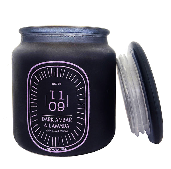 DARK AMBAR & LAVANDA <br> Vela aromática XL <br> 1109