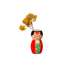 Cargar imagen en el visor de la galería, FRIDA THE REAL MINI &lt;br&gt; Mini Florero &lt;br&gt; Sass &amp; Belle
